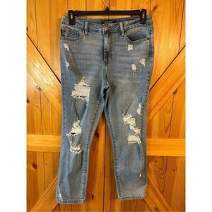 Judy Blue Jeans Women's 11/30 Blue Boyfriend Fit Med Wash Distressed Stretch Cro